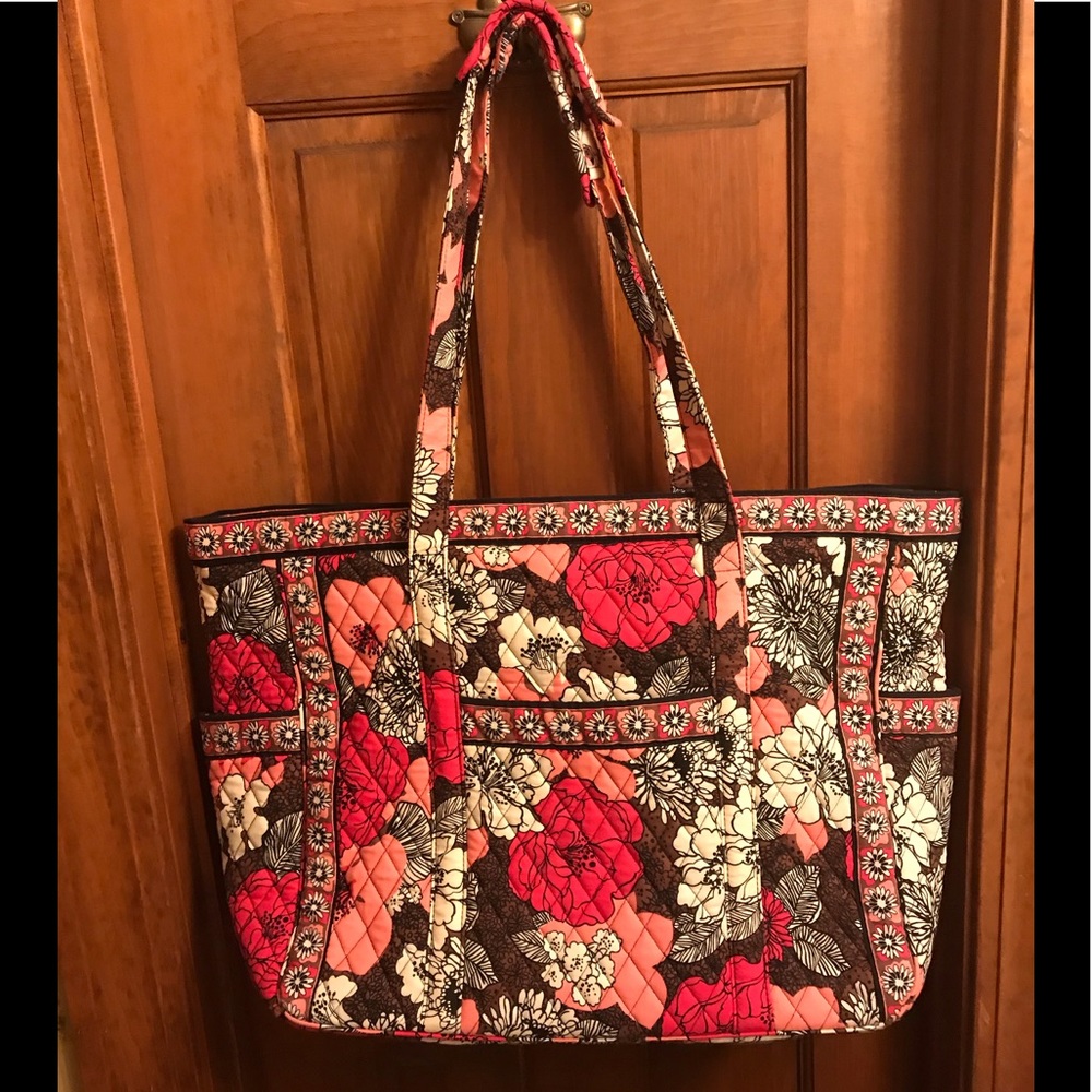 Vera Bradley large tote. Used once. Like new.